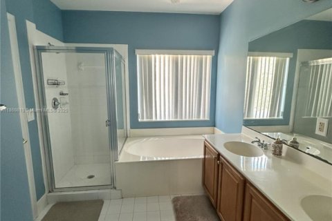 Villa ou maison à vendre à Coral Springs, Floride: 3 chambres, 176.42 m2 № 1898285 - photo 15