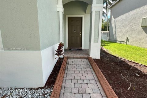 Villa ou maison à vendre à Coral Springs, Floride: 3 chambres, 176.42 m2 № 1898285 - photo 8