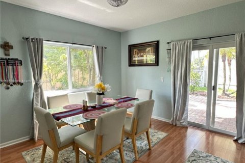 Villa ou maison à vendre à Coral Springs, Floride: 3 chambres, 176.42 m2 № 1898285 - photo 10