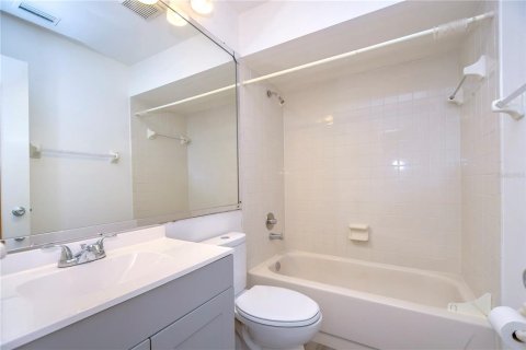 Touwnhouse à louer à Tampa, Floride: 2 chambres, 113.62 m2 № 2204678 - photo 29