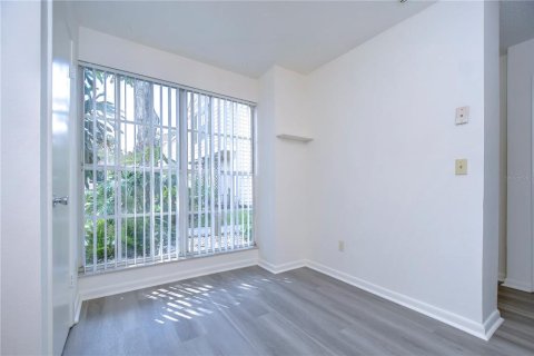 Touwnhouse à louer à Tampa, Floride: 2 chambres, 113.62 m2 № 2204678 - photo 8