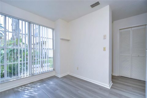 Touwnhouse à louer à Tampa, Floride: 2 chambres, 113.62 m2 № 2204678 - photo 12