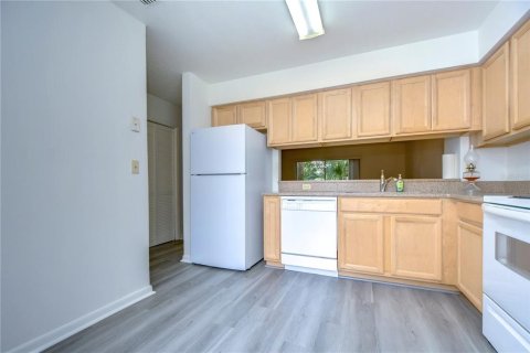 Touwnhouse à louer à Tampa, Floride: 2 chambres, 113.62 m2 № 2204678 - photo 9