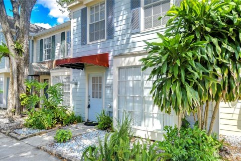 Townhouse in Tampa, Florida 2 bedrooms, 113.62 sq.m. № 2204678