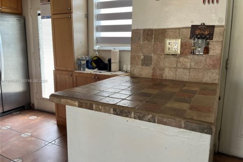 Condo in North Miami Beach, Florida, 2 bedrooms  № 2081283 - photo 5