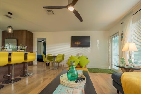 Casa en venta en Deerfield Beach, Florida, 2 dormitorios, 95.5 m2 № 1986066 - foto 16