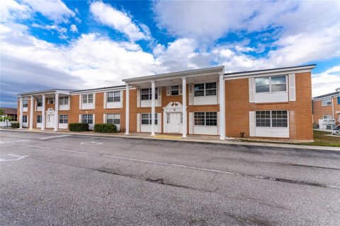 Condo in Port Charlotte, Florida, 2 bedrooms № 2104392