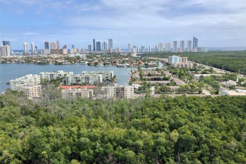 Condominio en venta en North Miami Beach, Florida, 3 dormitorios, 144.56 m2 № 2023004 - foto 23