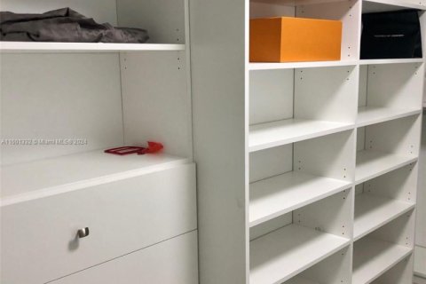 Condominio en venta en North Miami Beach, Florida, 3 dormitorios, 144.56 m2 № 2023004 - foto 12