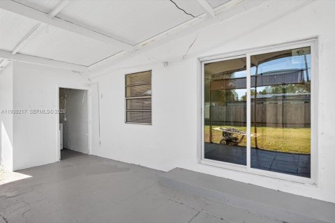 Villa ou maison à vendre à West Park, Floride: 3 chambres, 81.57 m2 № 1996551 - photo 17