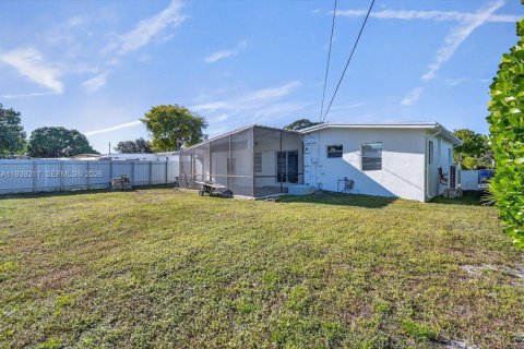 Villa ou maison à vendre à West Park, Floride: 3 chambres, 81.57 m2 № 1996551 - photo 16