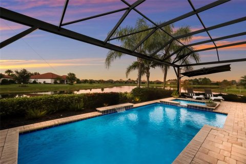 House in Lakewood Ranch, Florida 3 bedrooms, 236.99 sq.m. № 2418480 - photo 3