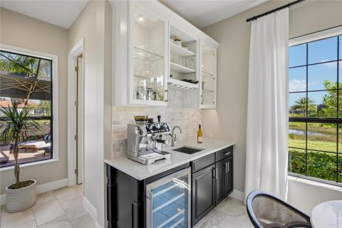 House in Lakewood Ranch, Florida 3 bedrooms, 236.99 sq.m. № 2418480 - photo 17