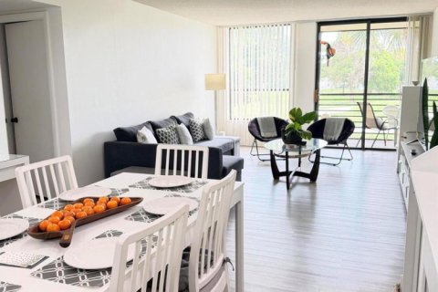 Condo in Tamarac, Florida, 2 bedrooms № 2171481