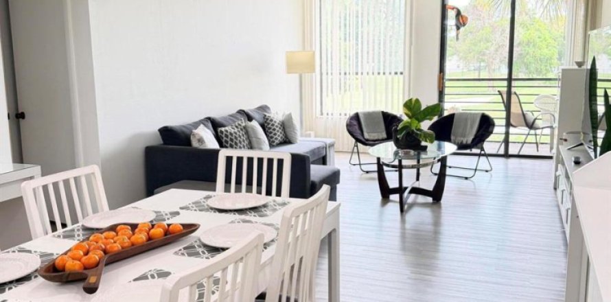 Condo in Tamarac, Florida, 2 bedrooms  № 2171481