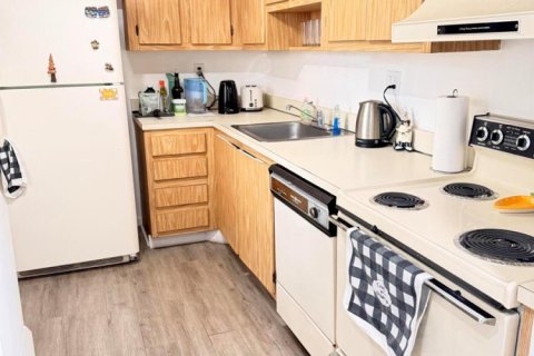 Condo in Tamarac, Florida, 2 bedrooms  № 2171481 - photo 4