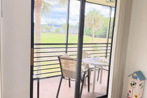 Condo in Tamarac, Florida, 2 bedrooms  № 2171481 - photo 6
