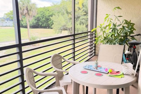 Condo in Tamarac, Florida, 2 bedrooms  № 2171481 - photo 5