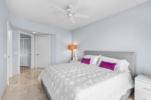 Condo in Fort Lauderdale, Florida, 2 bedrooms  № 2370096 - photo 19