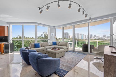 Condo in Fort Lauderdale, Florida, 2 bedrooms  № 2370096 - photo 4