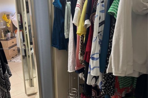 Купить кондоминиум в Пемброк-Пайнс, Флорида 2 спальни, 125.51м2, № 2034981 - фото 22