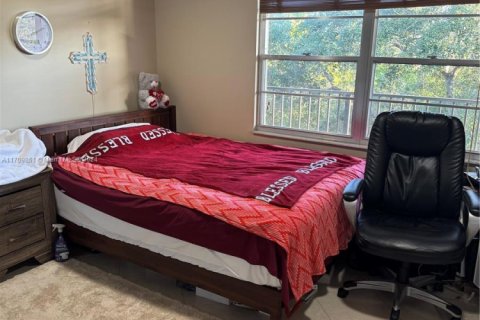 Купить кондоминиум в Пемброк-Пайнс, Флорида 2 спальни, 125.51м2, № 2034981 - фото 25