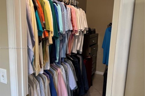 Купить кондоминиум в Пемброк-Пайнс, Флорида 2 спальни, 125.51м2, № 2034981 - фото 26