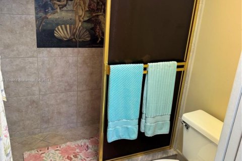 Купить кондоминиум в Пемброк-Пайнс, Флорида 2 спальни, 125.51м2, № 2034981 - фото 19