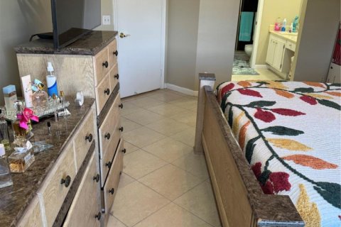 Купить кондоминиум в Пемброк-Пайнс, Флорида 2 спальни, 125.51м2, № 2034981 - фото 15