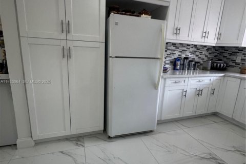 Copropriété à vendre à Sunrise, Floride: 2 chambres, 95.22 m2 № 1992490 - photo 5