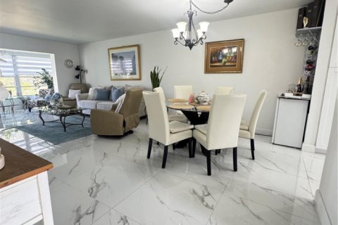 Copropriété à vendre à Sunrise, Floride: 2 chambres, 95.22 m2 № 1992490 - photo 25