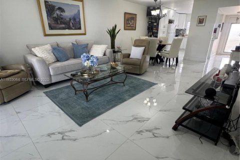 Copropriété à vendre à Sunrise, Floride: 2 chambres, 95.22 m2 № 1992490 - photo 20