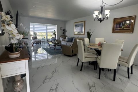 Copropriété à vendre à Sunrise, Floride: 2 chambres, 95.22 m2 № 1992490 - photo 22