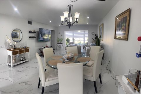 Copropriété à vendre à Sunrise, Floride: 2 chambres, 95.22 m2 № 1992490 - photo 10