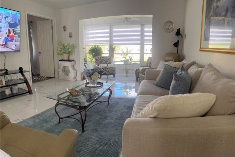 Copropriété à vendre à Sunrise, Floride: 2 chambres, 95.22 m2 № 1992490 - photo 21