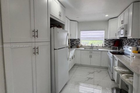 Copropriété à vendre à Sunrise, Floride: 2 chambres, 95.22 m2 № 1992490 - photo 7