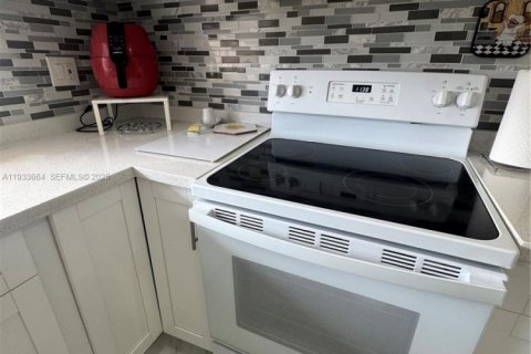 Copropriété à vendre à Sunrise, Floride: 2 chambres, 95.22 m2 № 1992490 - photo 8