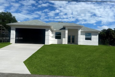 Villa ou maison à Lehigh Acres, Floride 3 chambres, 147.34 m2 № 2090729