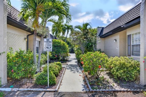 Condo in Fort Myers, Florida, 1 bedroom  № 2098216 - photo 26