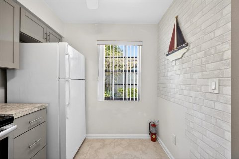 Condo in Fort Myers, Florida, 1 bedroom  № 2098216 - photo 7