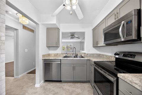 Condo in Fort Myers, Florida, 1 bedroom  № 2098216 - photo 5