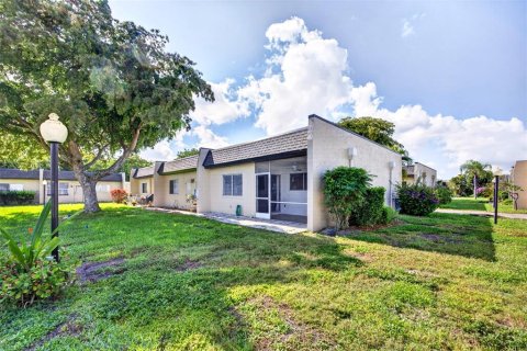 Condo in Fort Myers, Florida, 1 bedroom  № 2098216 - photo 23