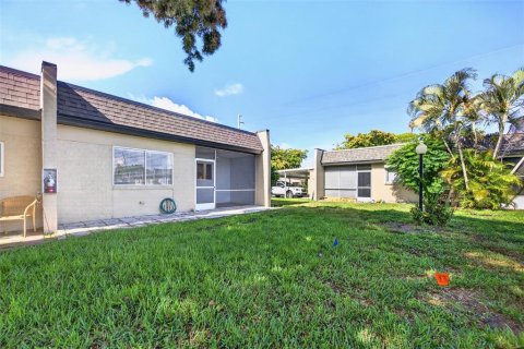 Condo in Fort Myers, Florida, 1 bedroom  № 2098216 - photo 21