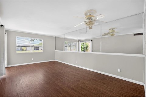 Condo in Fort Myers, Florida, 1 bedroom  № 2098216 - photo 8