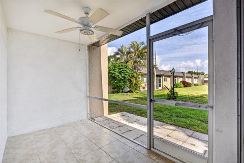 Condo in Fort Myers, Florida, 1 bedroom  № 2098216 - photo 12