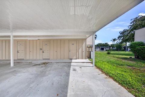 Condo in Fort Myers, Florida, 1 bedroom  № 2098216 - photo 29