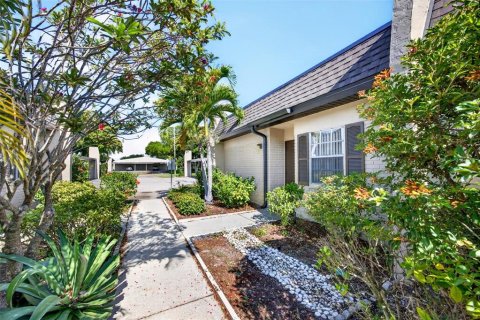 Condo in Fort Myers, Florida, 1 bedroom  № 2098216 - photo 27