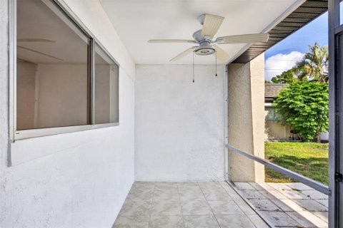 Condo in Fort Myers, Florida, 1 bedroom  № 2098216 - photo 11
