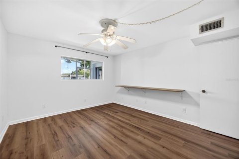 Condo in Fort Myers, Florida, 1 bedroom  № 2098216 - photo 16
