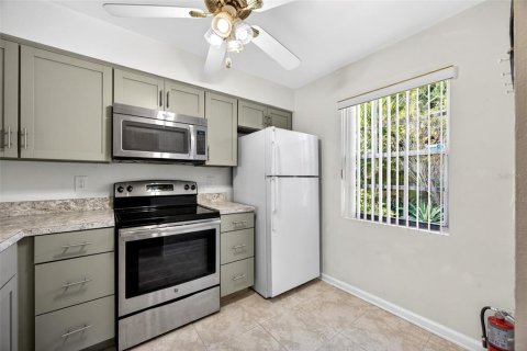 Condo in Fort Myers, Florida, 1 bedroom  № 2098216 - photo 6